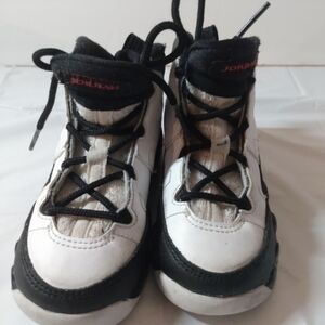 Jordan shoes 8c White & black High top #23 pre-owned
